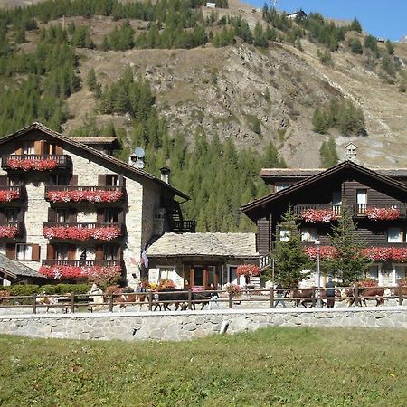Petit Hotel Cogne Exterior foto