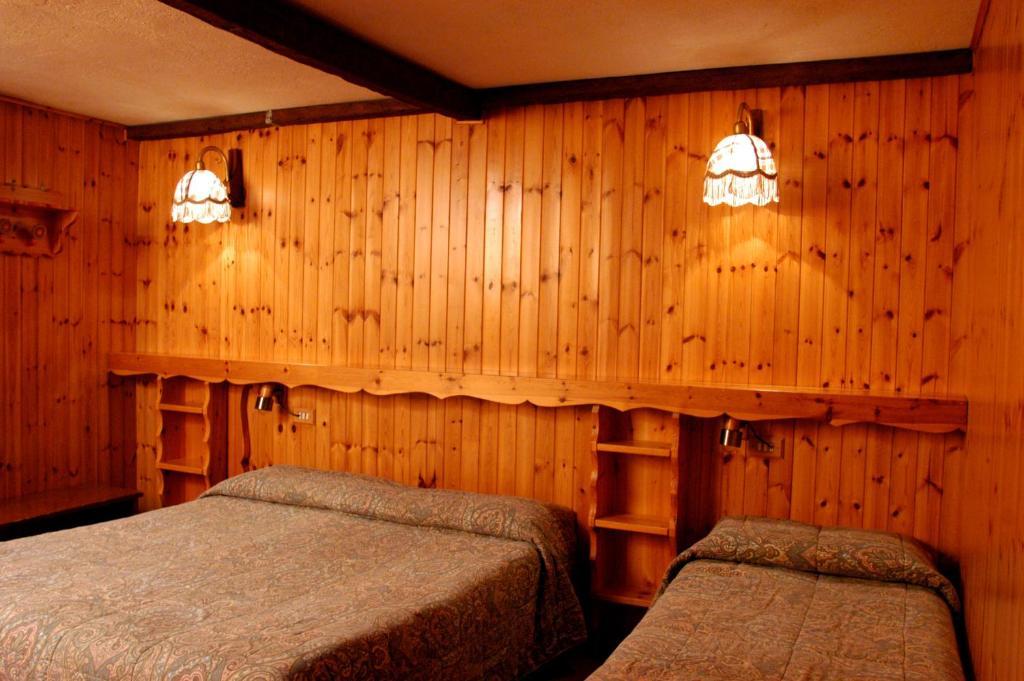 Petit Hotel Cogne Habitación foto