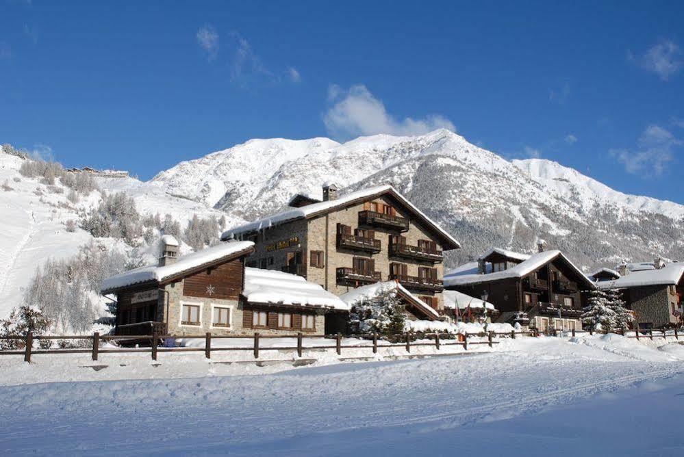 Petit Hotel Cogne Exterior foto